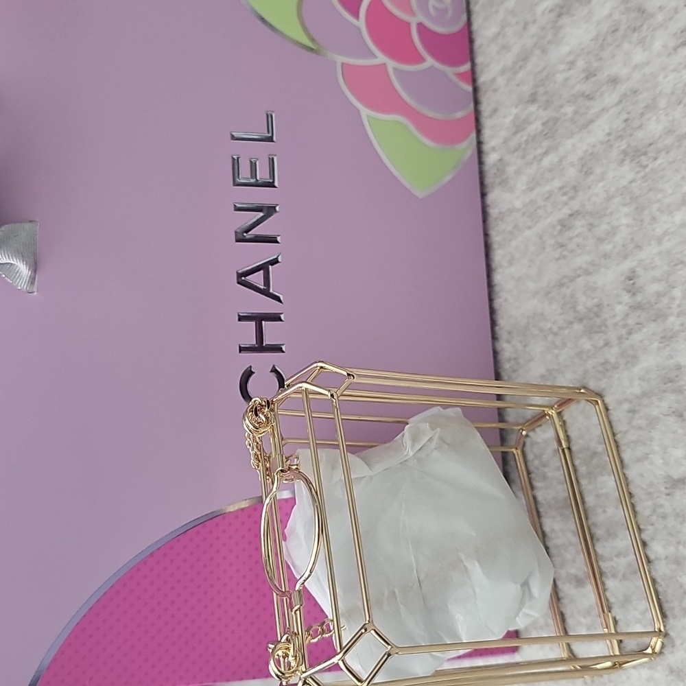 Chanel Gold Perfume Holder - Picture 4 of 4